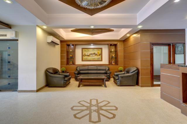 Hotel Bluestone Ґазіабад Екстер'єр фото